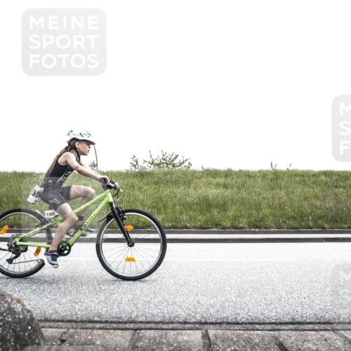 21.06.2026 - 29. Vierlanden-Triathlon H.Heesch http://msf.ph/oto/9901396 21.06.2026 14:57:55 Radfahren 1305, 1319 meine-sportfotos.de