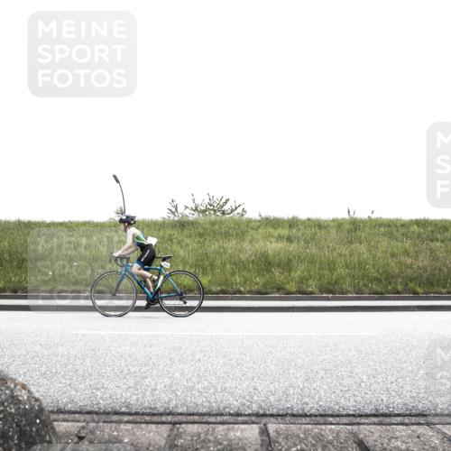 21.06.2026 - 29. Vierlanden-Triathlon H.Heesch http://msf.ph/oto/9901421 21.06.2026 14:58:10 Radfahren 1303 meine-sportfotos.de