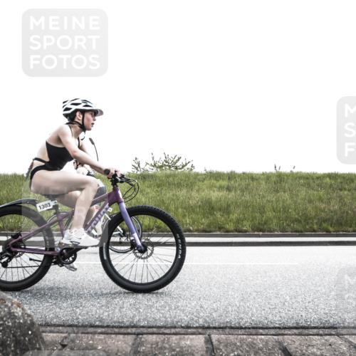 21.06.2026 - 29. Vierlanden-Triathlon H.Heesch http://msf.ph/oto/9901428 21.06.2026 14:58:17 Radfahren 1303 meine-sportfotos.de