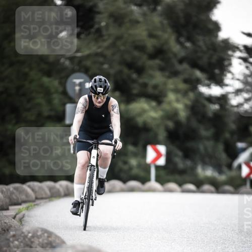 21.06.2026 - 29. Vierlanden-Triathlon H.Heesch http://msf.ph/oto/9901435 21.06.2026 10:11:50 Radfahren 47, 161, 246, 414 meine-sportfotos.de