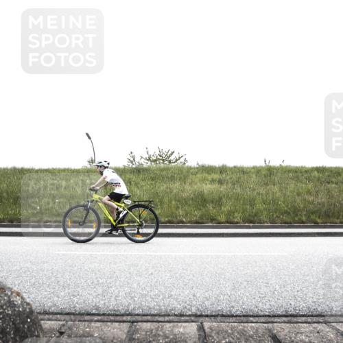 21.06.2026 - 29. Vierlanden-Triathlon H.Heesch http://msf.ph/oto/9901514 21.06.2026 14:59:49 Radfahren 1298, 1327 meine-sportfotos.de