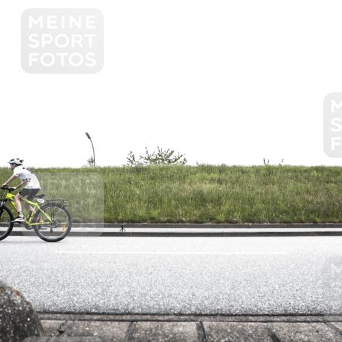 21.06.2026 - 29. Vierlanden-Triathlon H.Heesch http://msf.ph/oto/9901517 21.06.2026 14:59:49 Radfahren 1298, 1327 meine-sportfotos.de