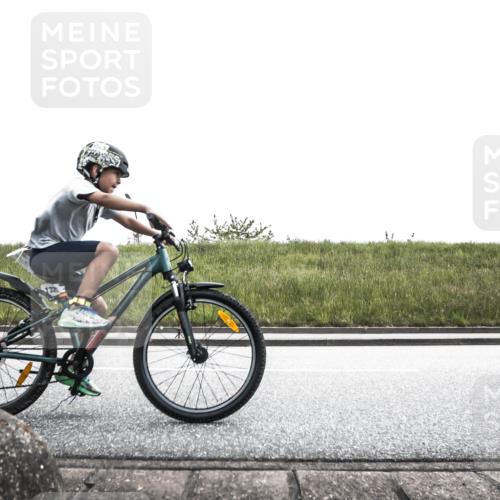 21.06.2026 - 29. Vierlanden-Triathlon H.Heesch http://msf.ph/oto/9901520 21.06.2026 14:59:52 Radfahren 1298, 1308, 1310, 1327 meine-sportfotos.de