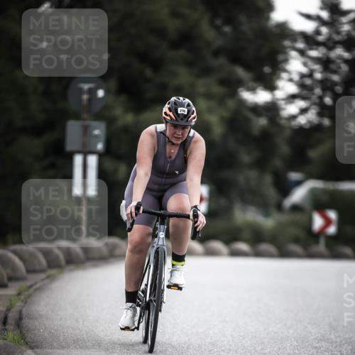 21.06.2026 - 29. Vierlanden-Triathlon H.Heesch http://msf.ph/oto/9901526 21.06.2026 09:34:09 Radfahren 33, 39, 44, 70, 296 meine-sportfotos.de