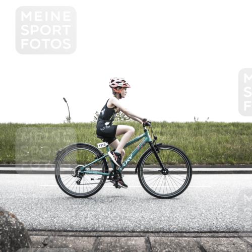 21.06.2026 - 29. Vierlanden-Triathlon H.Heesch http://msf.ph/oto/9901528 21.06.2026 14:59:58 Radfahren 1298, 1308, 1310, 1327 meine-sportfotos.de