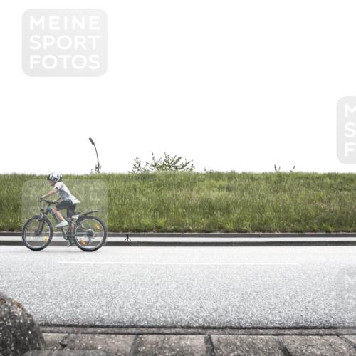 21.06.2026 - 29. Vierlanden-Triathlon H.Heesch http://msf.ph/oto/9901530 21.06.2026 15:00:00 Radfahren 1298, 1308, 1310 meine-sportfotos.de