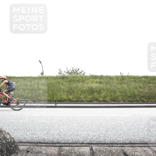 21.06.2026 - 29. Vierlanden-Triathlon H.Heesch http://msf.ph/oto/9901558 21.06.2026 15:00:30 Radfahren  meine-sportfotos.de
