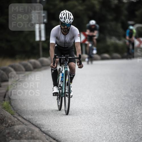 21.06.2026 - 29. Vierlanden-Triathlon H.Heesch http://msf.ph/oto/9901673 21.06.2026 09:36:12 Radfahren 6, 130, 135, 180 meine-sportfotos.de