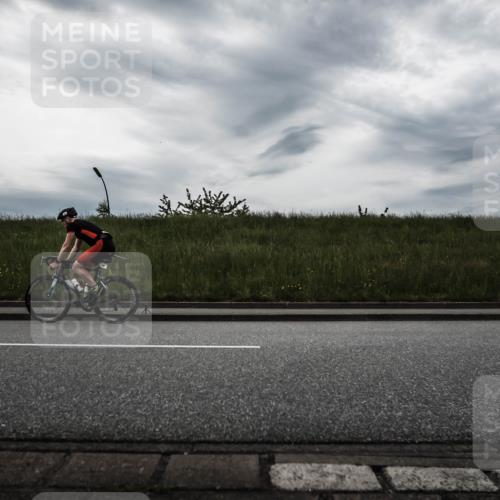 21.06.2026 - 29. Vierlanden-Triathlon H.Heesch http://msf.ph/oto/9901787 21.06.2026 09:32:21 Radfahren 48, 1353 meine-sportfotos.de