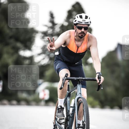 21.06.2026 - 29. Vierlanden-Triathlon H.Heesch http://msf.ph/oto/9901797 21.06.2026 10:12:19 Radfahren 96, 357, 359 meine-sportfotos.de