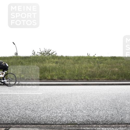 21.06.2026 - 29. Vierlanden-Triathlon H.Heesch http://msf.ph/oto/9901803 21.06.2026 09:34:02 Radfahren 39, 40, 44, 47, 70, 96, 101, 153, 187 meine-sportfotos.de