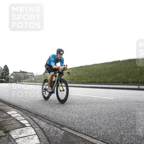 21.06.2026 - 29. Vierlanden-Triathlon H.Heesch http://msf.ph/oto/9901861 21.06.2026 09:26:52 Radfahren 90, 108, 230 meine-sportfotos.de