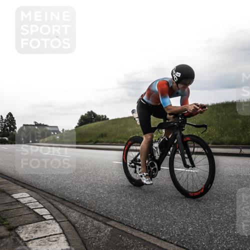 21.06.2026 - 29. Vierlanden-Triathlon H.Heesch http://msf.ph/oto/9901867 21.06.2026 09:27:01 Radfahren 75, 197, 1355 meine-sportfotos.de