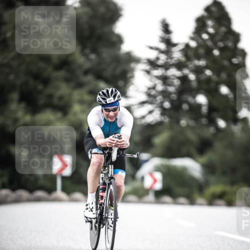 21.06.2026 - 29. Vierlanden-Triathlon H.Heesch http://msf.ph/oto/9901884 21.06.2026 10:12:27 Radfahren 181, 256 meine-sportfotos.de