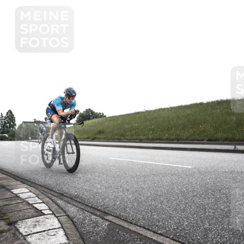 21.06.2026 - 29. Vierlanden-Triathlon H.Heesch http://msf.ph/oto/9901886 21.06.2026 09:27:19 Radfahren 27, 43, 56, 139, 179 meine-sportfotos.de