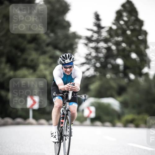 21.06.2026 - 29. Vierlanden-Triathlon H.Heesch http://msf.ph/oto/9901887 21.06.2026 10:12:27 Radfahren 181, 256 meine-sportfotos.de