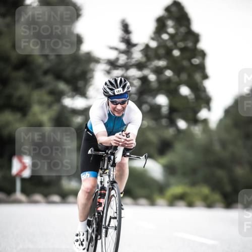 21.06.2026 - 29. Vierlanden-Triathlon H.Heesch http://msf.ph/oto/9901899 21.06.2026 10:12:28 Radfahren 181, 256 meine-sportfotos.de