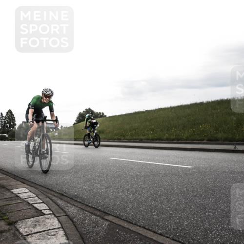 21.06.2026 - 29. Vierlanden-Triathlon H.Heesch http://msf.ph/oto/9901901 21.06.2026 09:27:44 Radfahren 135, 243, 259 meine-sportfotos.de