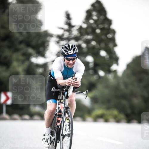 21.06.2026 - 29. Vierlanden-Triathlon H.Heesch http://msf.ph/oto/9901902 21.06.2026 10:12:28 Radfahren 181, 256 meine-sportfotos.de