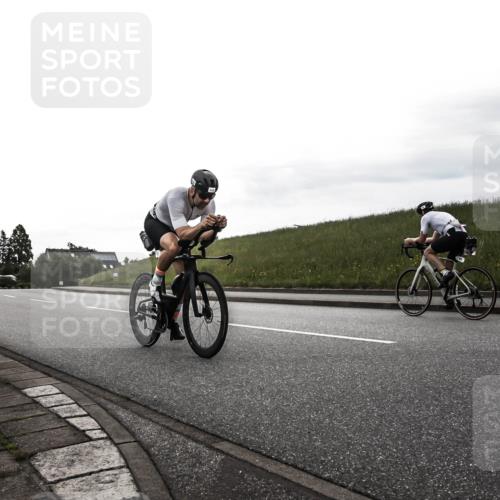 21.06.2026 - 29. Vierlanden-Triathlon H.Heesch http://msf.ph/oto/9901914 21.06.2026 09:28:08 Radfahren 112, 122 meine-sportfotos.de