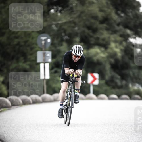 21.06.2026 - 29. Vierlanden-Triathlon H.Heesch http://msf.ph/oto/9901930 21.06.2026 09:42:02 Radfahren 191, 244, 1354 meine-sportfotos.de