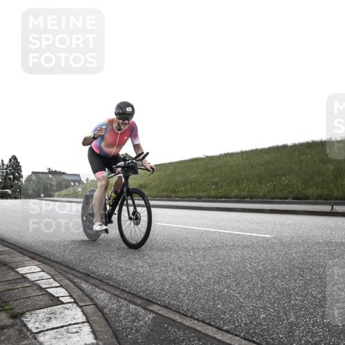 21.06.2026 - 29. Vierlanden-Triathlon H.Heesch http://msf.ph/oto/9901933 21.06.2026 09:29:15 Radfahren 5, 142, 181, 195 meine-sportfotos.de