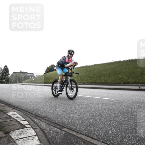 21.06.2026 - 29. Vierlanden-Triathlon H.Heesch http://msf.ph/oto/9901942 21.06.2026 09:29:43 Radfahren 186, 249 meine-sportfotos.de