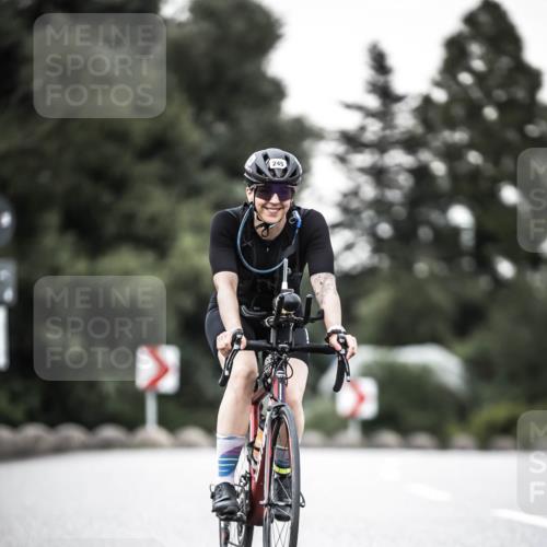 21.06.2026 - 29. Vierlanden-Triathlon H.Heesch http://msf.ph/oto/9901961 21.06.2026 10:12:41 Radfahren 245 meine-sportfotos.de