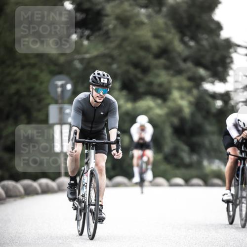 21.06.2026 - 29. Vierlanden-Triathlon H.Heesch http://msf.ph/oto/9901970 21.06.2026 09:42:45 Radfahren 71, 81, 231 meine-sportfotos.de