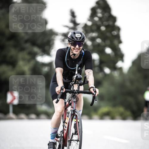 21.06.2026 - 29. Vierlanden-Triathlon H.Heesch http://msf.ph/oto/9901975 21.06.2026 10:12:41 Radfahren 245 meine-sportfotos.de