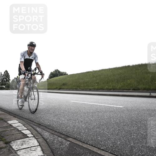 21.06.2026 - 29. Vierlanden-Triathlon H.Heesch http://msf.ph/oto/9901985 21.06.2026 09:30:23 Radfahren 80, 133, 246 meine-sportfotos.de
