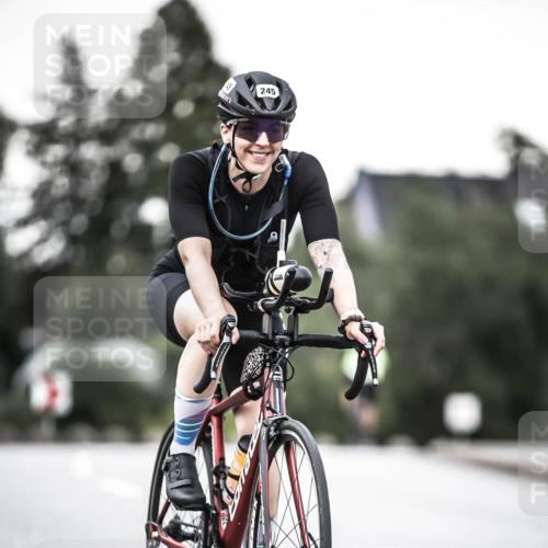 21.06.2026 - 29. Vierlanden-Triathlon H.Heesch http://msf.ph/oto/9901993 21.06.2026 10:12:42 Radfahren 245 meine-sportfotos.de