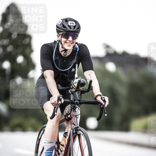 21.06.2026 - 29. Vierlanden-Triathlon H.Heesch http://msf.ph/oto/9902003 21.06.2026 10:12:42 Radfahren 245 meine-sportfotos.de