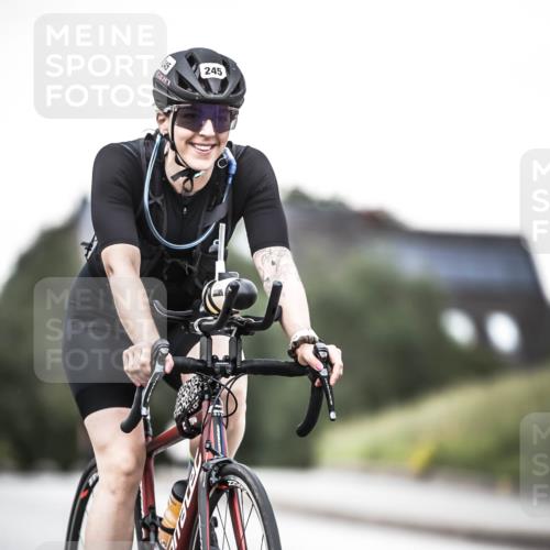 21.06.2026 - 29. Vierlanden-Triathlon H.Heesch http://msf.ph/oto/9902009 21.06.2026 10:12:42 Radfahren 245 meine-sportfotos.de