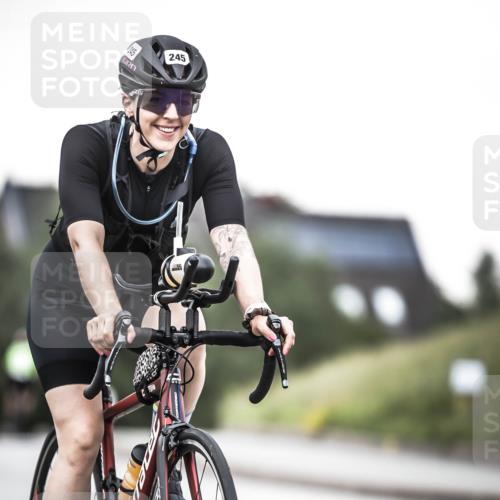 21.06.2026 - 29. Vierlanden-Triathlon H.Heesch http://msf.ph/oto/9902012 21.06.2026 10:12:42 Radfahren 245 meine-sportfotos.de