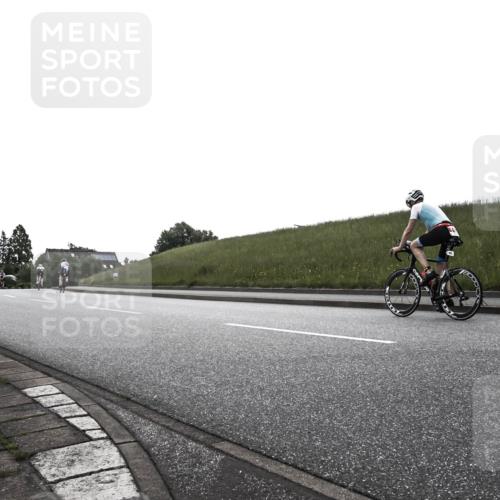 21.06.2026 - 29. Vierlanden-Triathlon H.Heesch http://msf.ph/oto/9902021 21.06.2026 09:31:14 Radfahren 124 meine-sportfotos.de