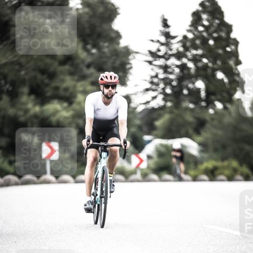 21.06.2026 - 29. Vierlanden-Triathlon H.Heesch http://msf.ph/oto/9902038 21.06.2026 09:43:50 Radfahren 23, 32, 33, 101, 111, 129, 178, 211, 216 meine-sportfotos.de