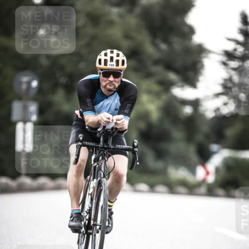21.06.2026 - 29. Vierlanden-Triathlon H.Heesch http://msf.ph/oto/9902059 21.06.2026 09:44:24 Radfahren 63, 74, 183, 190, 302 meine-sportfotos.de