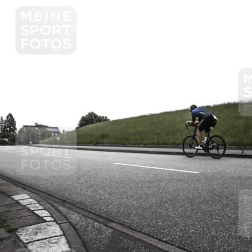 21.06.2026 - 29. Vierlanden-Triathlon H.Heesch http://msf.ph/oto/9902065 21.06.2026 09:32:44 Radfahren  meine-sportfotos.de