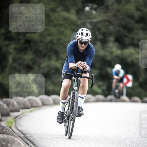 21.06.2026 - 29. Vierlanden-Triathlon H.Heesch http://msf.ph/oto/9902067 21.06.2026 09:44:33 Radfahren 16, 63, 94, 98, 107, 120, 183, 302 meine-sportfotos.de