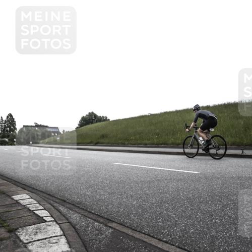 21.06.2026 - 29. Vierlanden-Triathlon H.Heesch http://msf.ph/oto/9902068 21.06.2026 09:32:55 Radfahren  meine-sportfotos.de
