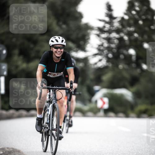 21.06.2026 - 29. Vierlanden-Triathlon H.Heesch http://msf.ph/oto/9902112 21.06.2026 10:13:07 Radfahren 36, 48, 70, 180, 232, 275, 429 meine-sportfotos.de