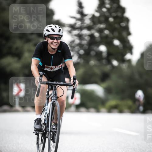 21.06.2026 - 29. Vierlanden-Triathlon H.Heesch http://msf.ph/oto/9902131 21.06.2026 10:13:07 Radfahren 36, 48, 70, 180, 232, 275, 429 meine-sportfotos.de