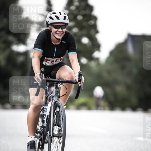 21.06.2026 - 29. Vierlanden-Triathlon H.Heesch http://msf.ph/oto/9902145 21.06.2026 10:13:07 Radfahren 36, 48, 70, 180, 232, 275, 429 meine-sportfotos.de