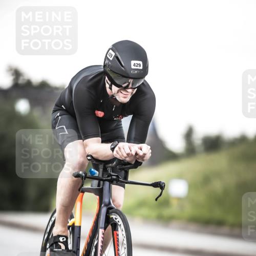 21.06.2026 - 29. Vierlanden-Triathlon H.Heesch http://msf.ph/oto/9902151 21.06.2026 10:13:08 Radfahren 36, 48, 70, 232, 275, 429 meine-sportfotos.de