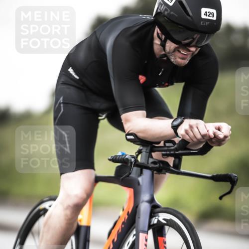 21.06.2026 - 29. Vierlanden-Triathlon H.Heesch http://msf.ph/oto/9902167 21.06.2026 10:13:08 Radfahren 36, 48, 70, 232, 275, 429 meine-sportfotos.de