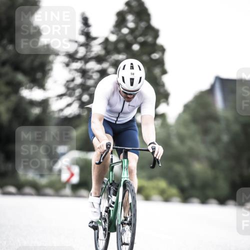21.06.2026 - 29. Vierlanden-Triathlon H.Heesch http://msf.ph/oto/9902188 21.06.2026 09:46:27 Radfahren 58, 164 meine-sportfotos.de