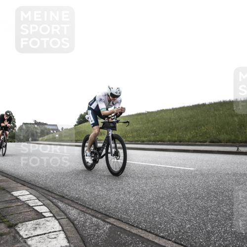 21.06.2026 - 29. Vierlanden-Triathlon H.Heesch http://msf.ph/oto/9902221 21.06.2026 09:37:48 Radfahren 5, 30, 69, 195 meine-sportfotos.de