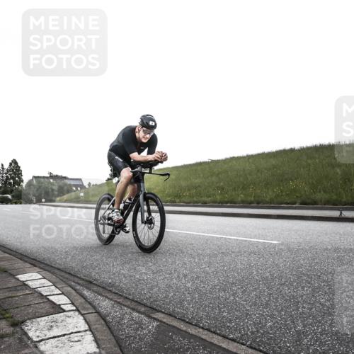 21.06.2026 - 29. Vierlanden-Triathlon H.Heesch http://msf.ph/oto/9902224 21.06.2026 09:37:49 Radfahren 5, 69, 195, 240 meine-sportfotos.de