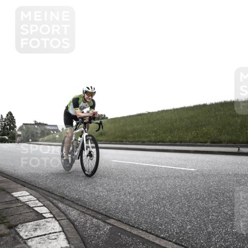 21.06.2026 - 29. Vierlanden-Triathlon H.Heesch http://msf.ph/oto/9902262 21.06.2026 09:39:38 Radfahren 163, 213 meine-sportfotos.de